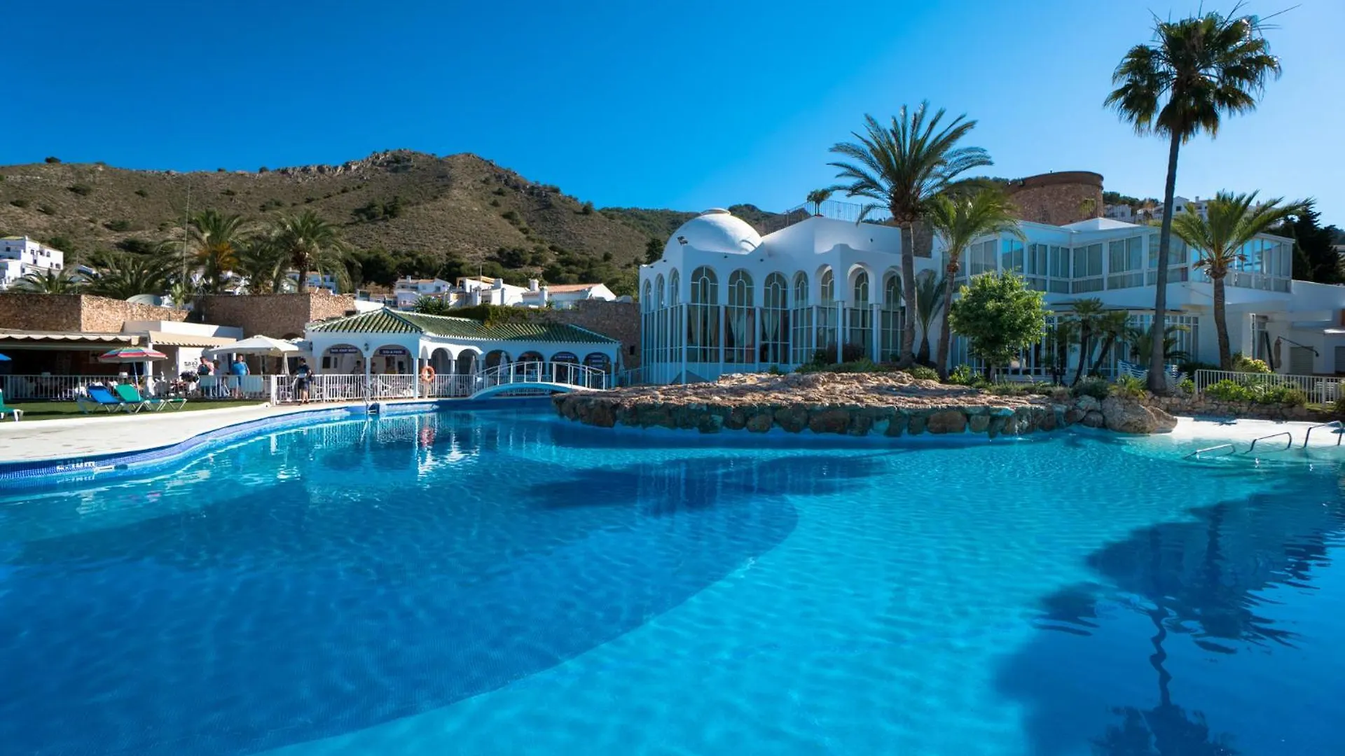 Apartamentos & Spa Torres De San Juan ネルハ