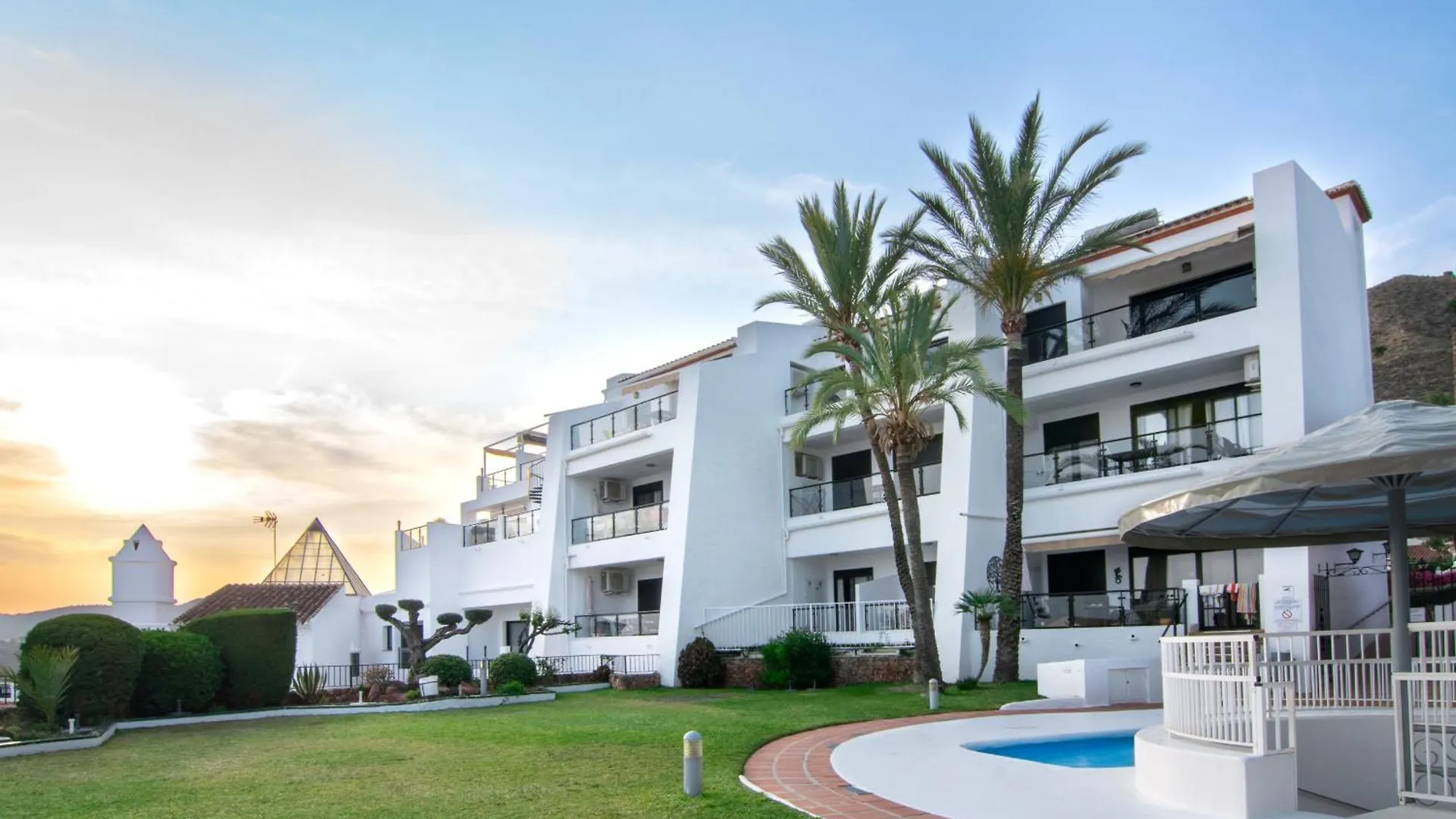 Apartamentos & Spa Torres De San Juan Nerja Spain